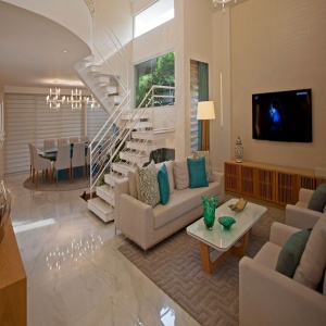 Bianco Installation